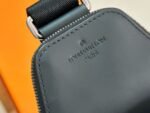 Louis Vuitton M47137 Avenue Slingbag - Image 8