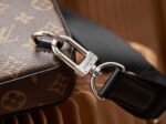 Louis Vuitton M46327 Avenue Slingbag NM - Image 4