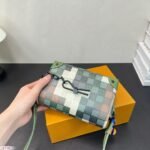 Louis Vuitton M83172 Steamer Wearable Wallet - Image 9