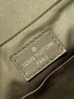 Louis Vuitton M11593 District PM - Image 10