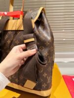 LOUIS VUITTON BACKPACKS - Image 8
