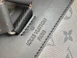 Louis Vuitton M46331 Christopher PM - Image 7
