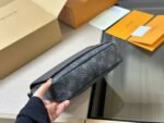 Louis Vuitton DISTRICT Small Messenger Bag M46255 - Image 8