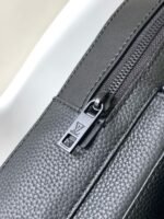 Louis Vuitton M23736 Pilot Slingbag - Image 4