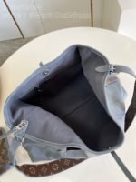 Louis Vuitton M12583 CarryAll Dark MM - Image 10