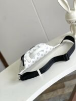 Louis Vuitton M25227 Rush Bumbag - Image 6