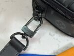 Louis Vuitton M82542 Alpha wearable wallet - Image 10