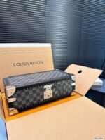 Louis Vuitton N48226 8 watch case - Image 2
