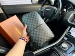 Louis Vuitton Avenue Slingbag N41719 - Image 5