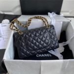 CHANEL CLASSIC HANDBAG Lambskin & Gold Metal - Image 3