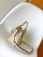Louis Vuitton M23698 OnTheGo East West - Image 6