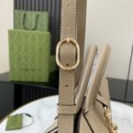 Gucci Medium tote bag with hook closure - Image 8