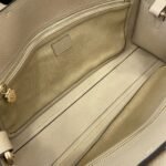 Gucci Medium tote bag with hook closure - Image 9