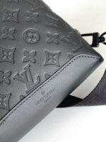 Louis Vuitton M21890 Duo Slingbag - Image 10