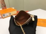 Louis Vuitton Key Pouch M62650 - Image 4