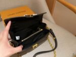 Louis Vuitton M46595 Pochette Métis East West - Image 7