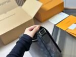 Louis Vuitton DISTRICT Small Messenger Bag M46255 - Image 6